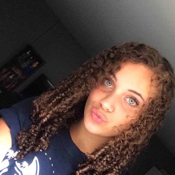 Meet your Posher, Abby - Picture 1 of 1